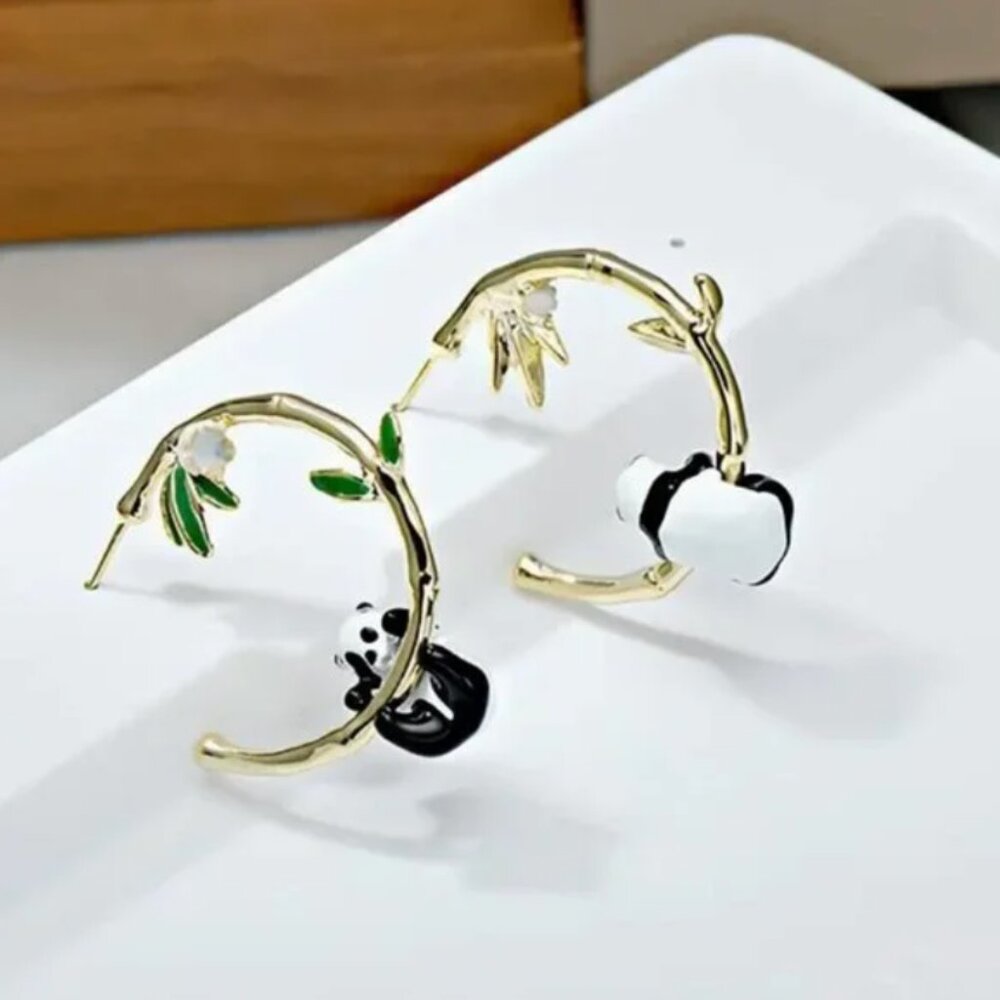 ⭐️❤️ FREE Panda Bear Chic Plant Hoop Girly Modern Hipster Artsy Earrings